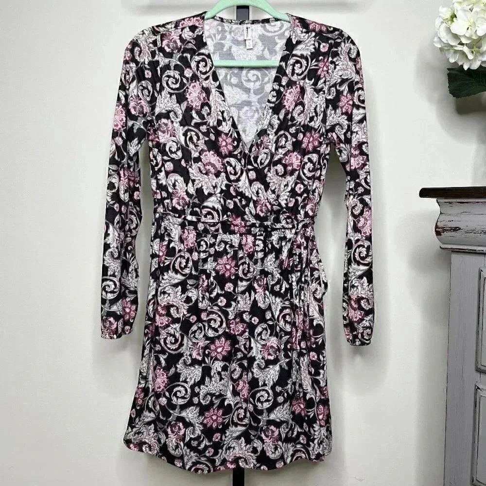 Xhilaration Long Sleeve Wrap Style Dress - Gray, Pink Floral - Small 4/6 - Comfy